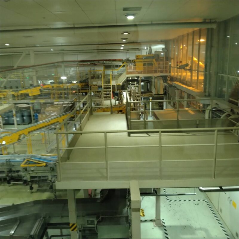 サントリー<天然水のビール工場>東京・武蔵野へ工場見学のパッケージング工程（その1）