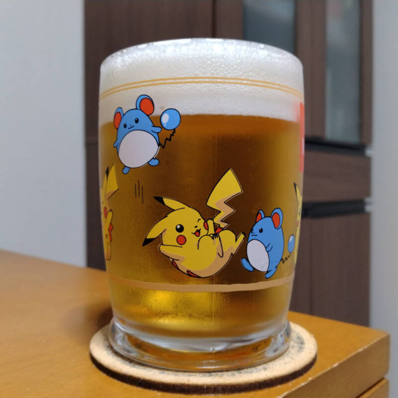 グラスに注いだアサヒイオングループ限定富士山ビール(その2)