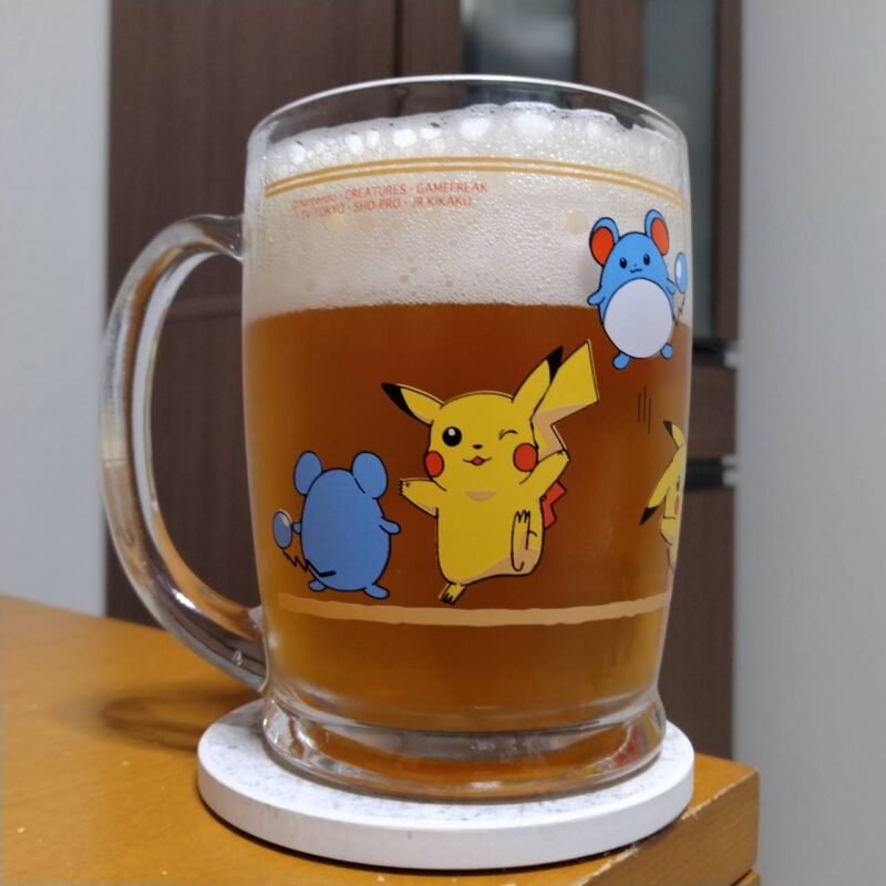 グラスに注いだエチゴビールシトラストラタハラタウトラディション(その1)