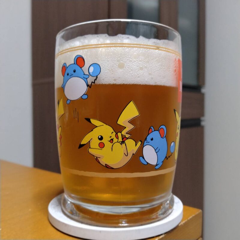 グラスに注いだエチゴビールシトラストラタハラタウトラディション(その2)