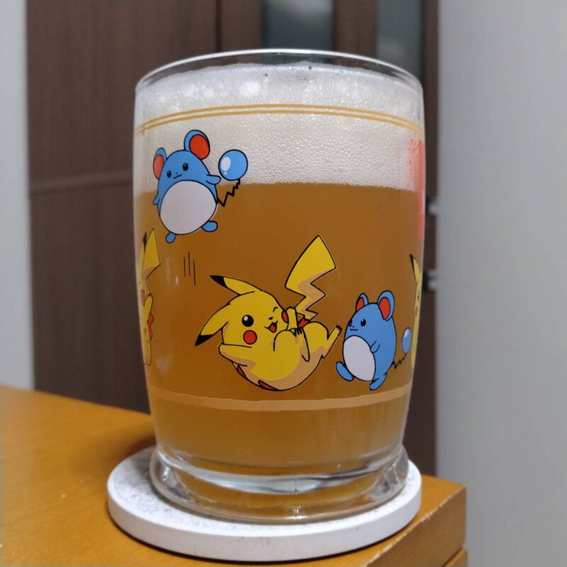 グラスに注いだヘリオス酒造島ビールSESSION IPA(その2)