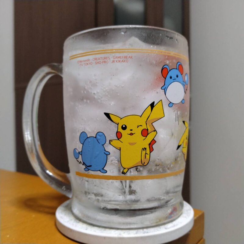 グラスに注いだファミリーマート限定三和酒類iichiko爽和ハイボール(その1)