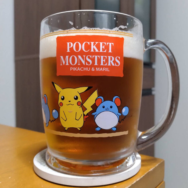 アサヒオリオン75BEER島風ピルスナーとグラスに注いだアサヒオリオン75BEER島風ピルスナー(その3)