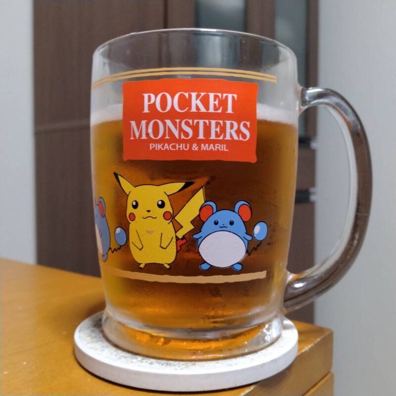 グラスに注いだアサヒオリオン75BEER島色ペールエール(その3)