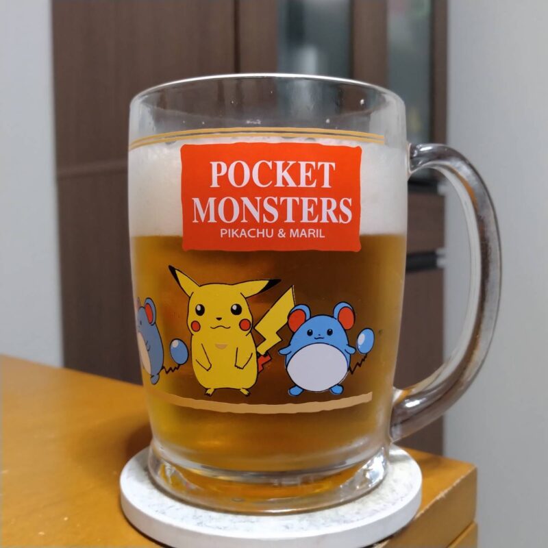 グラスに注いだサントリーパーフェクトサントリービール〈エール〉その3