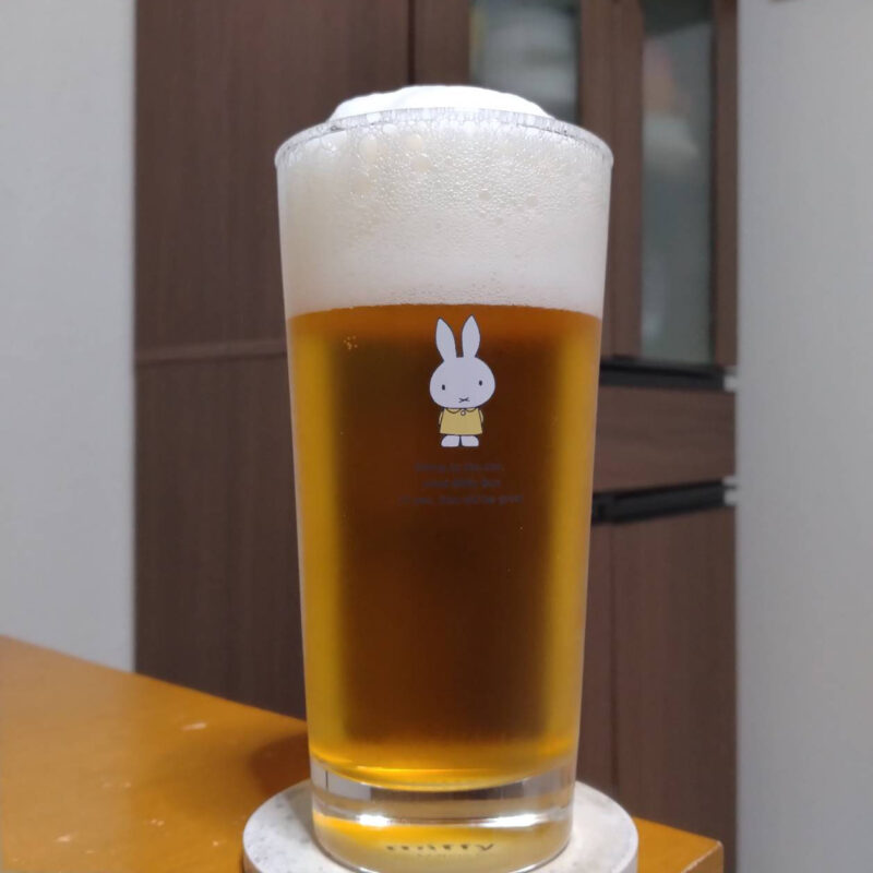 グラスに注いだキリン本麒麟