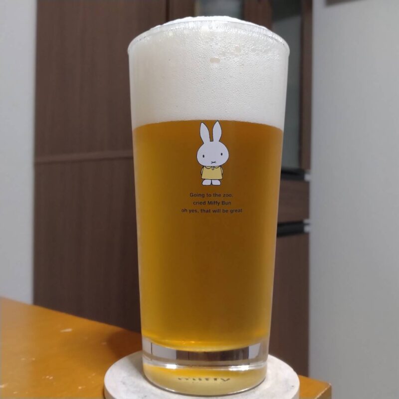 グラスに注いだキリンSPRING VALLEY BREWERYシルクエール