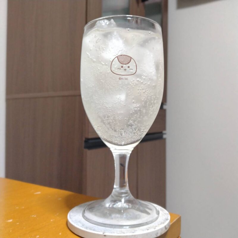  グラスに注いだ白鶴ぷるぷる檸檬酒