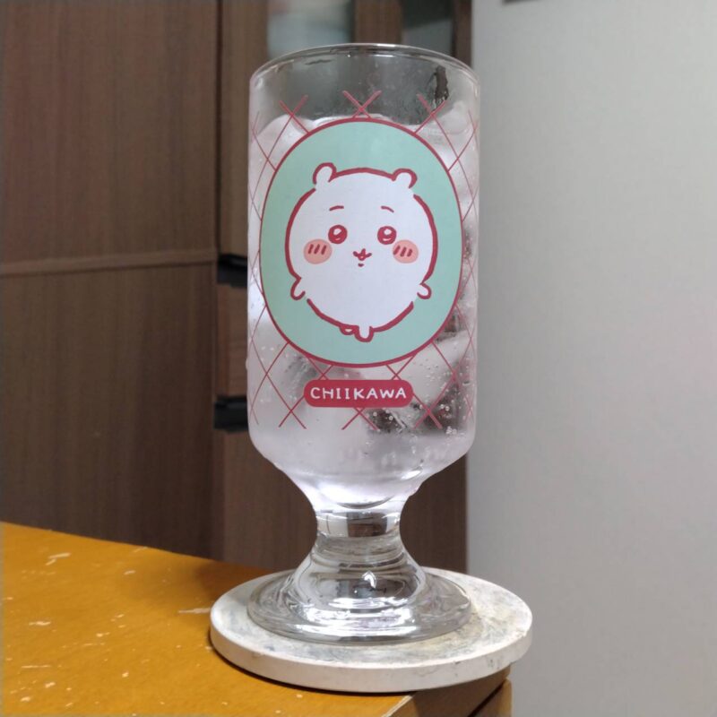 グラスに注いだサントリー夏のキウイチューハイ(その1)