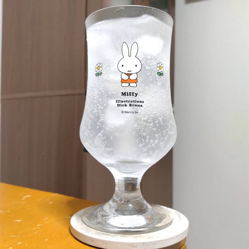 グラスに注いだサッポロ濃いめのレモンサワーおろし檸檬(※生産終了品)